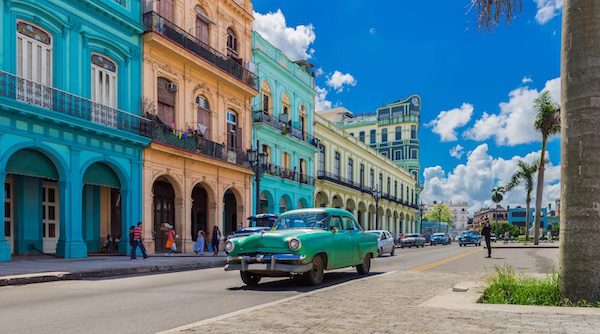 Kuba mit einer heißen Escort aus Berlin